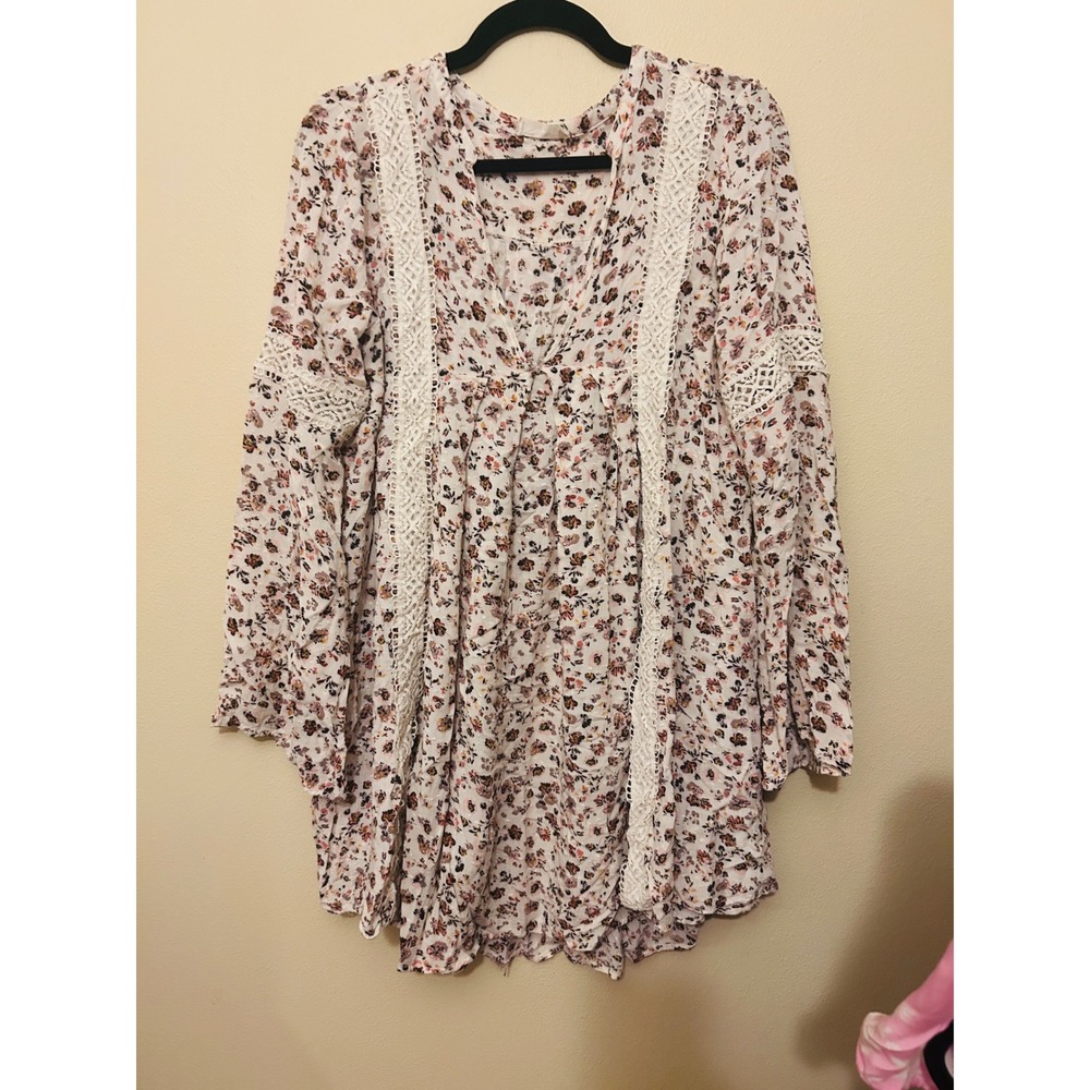 Altar'd State Floral Tunic Women Small Cream Excellent Crochet Lace Bell Sleeve